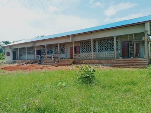 Evolution des travaux : école primaire à Dangbo